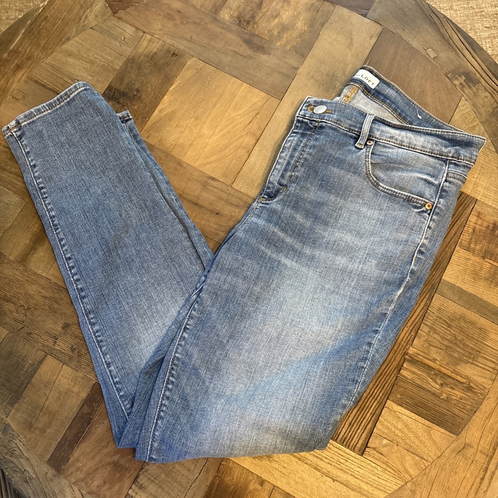 LOFT Classic Blue Denim Jeans Modern Skinny size 12 (31) Medium Wash Stretch